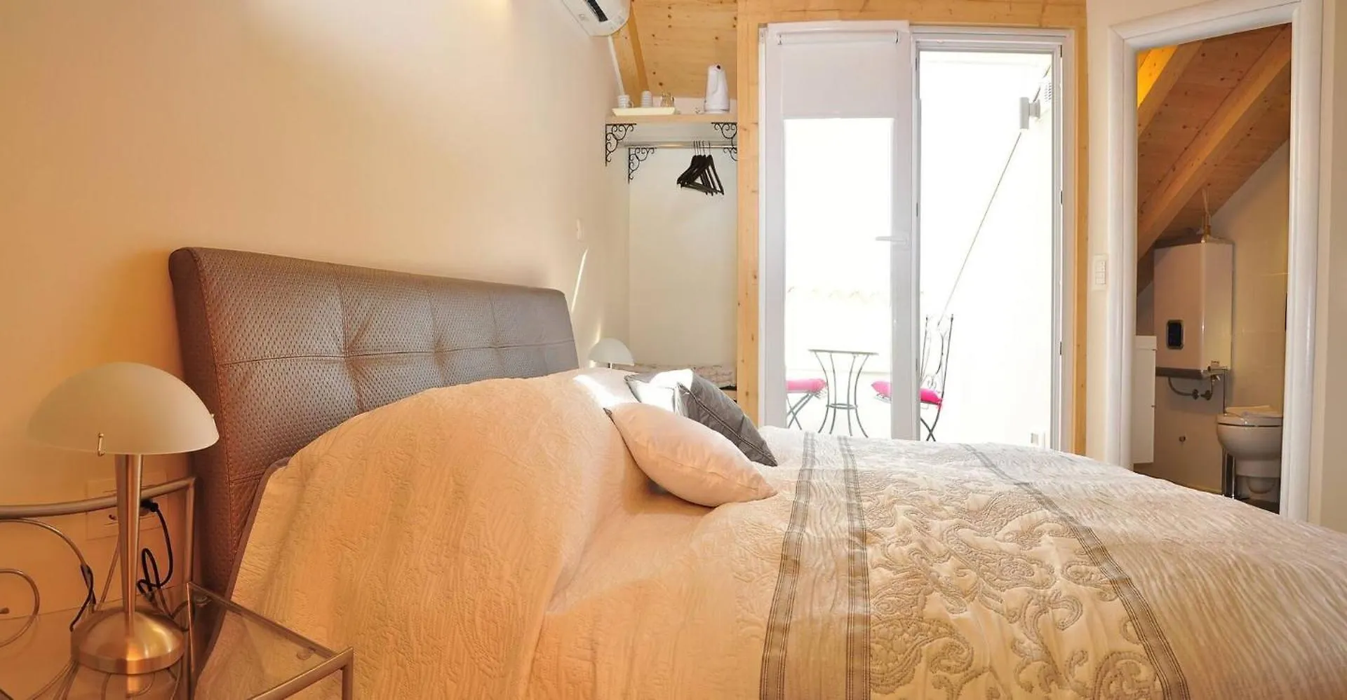 ספליט Room With The City And Sea View 0*,